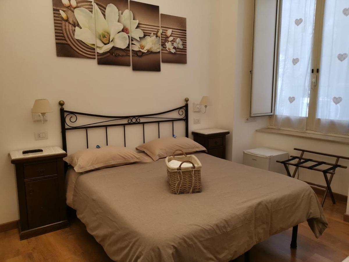 Bed and Breakfast Napoli Pietrasanta Esterno foto