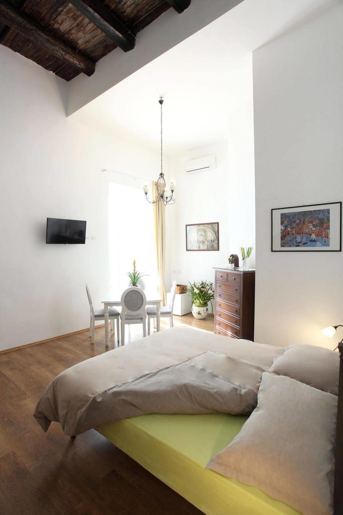 Bed and Breakfast Napoli Pietrasanta Esterno foto
