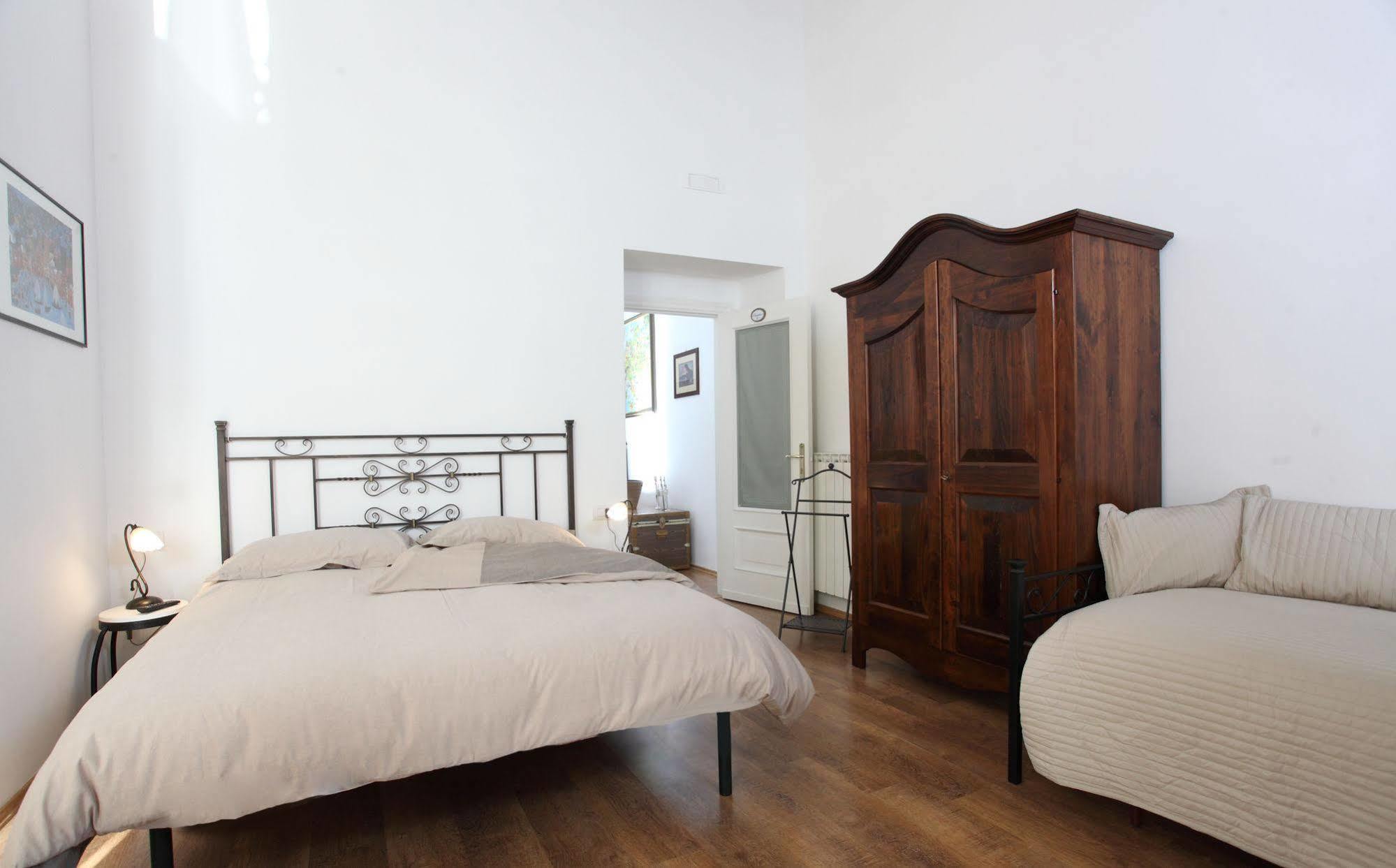 Bed and Breakfast Napoli Pietrasanta Esterno foto